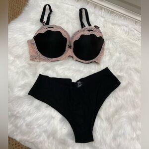 Black and Nude Victoria's Secret  Lace Bra Set